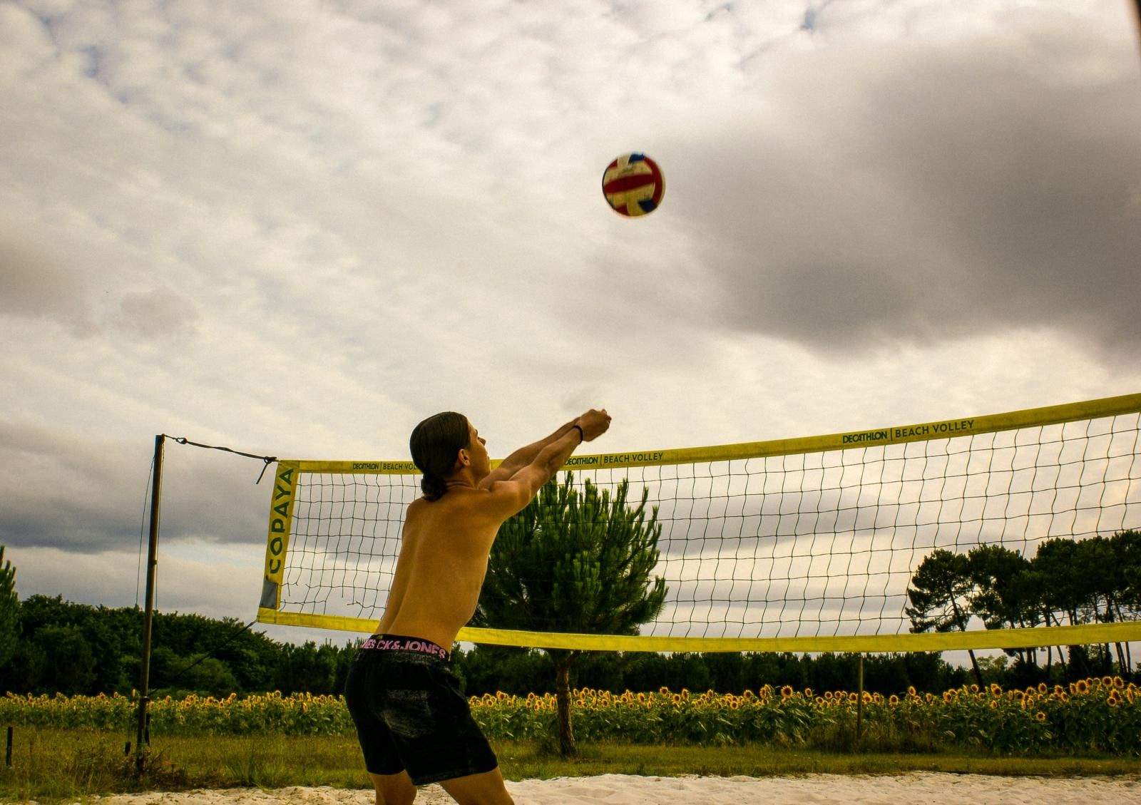 Une partie de beach volley